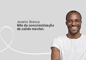 Homem sorrindo.
