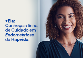Mão segurando celular
